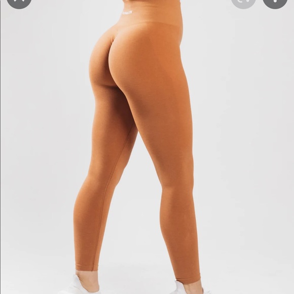 Alphalete Pants - | Alphalete | amplify leggings. Size M.